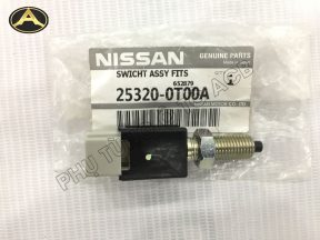 Công tắc chân phanh (đèn báo phanh) nissan xịn